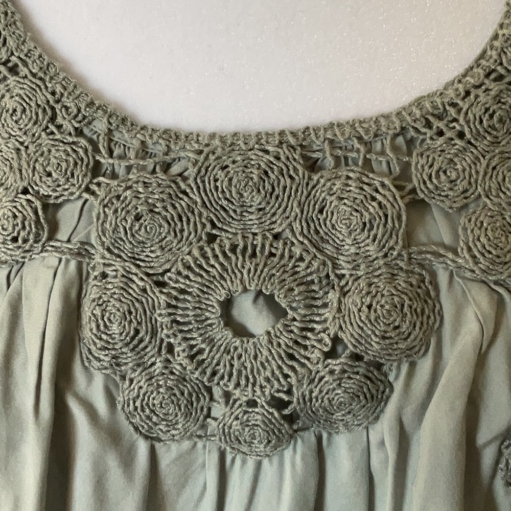 Lucky Brand Crocheted Puff Sleeve Top - Picture 7 of 16